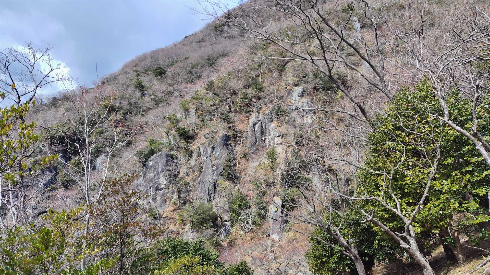 岩場まで降りてきました