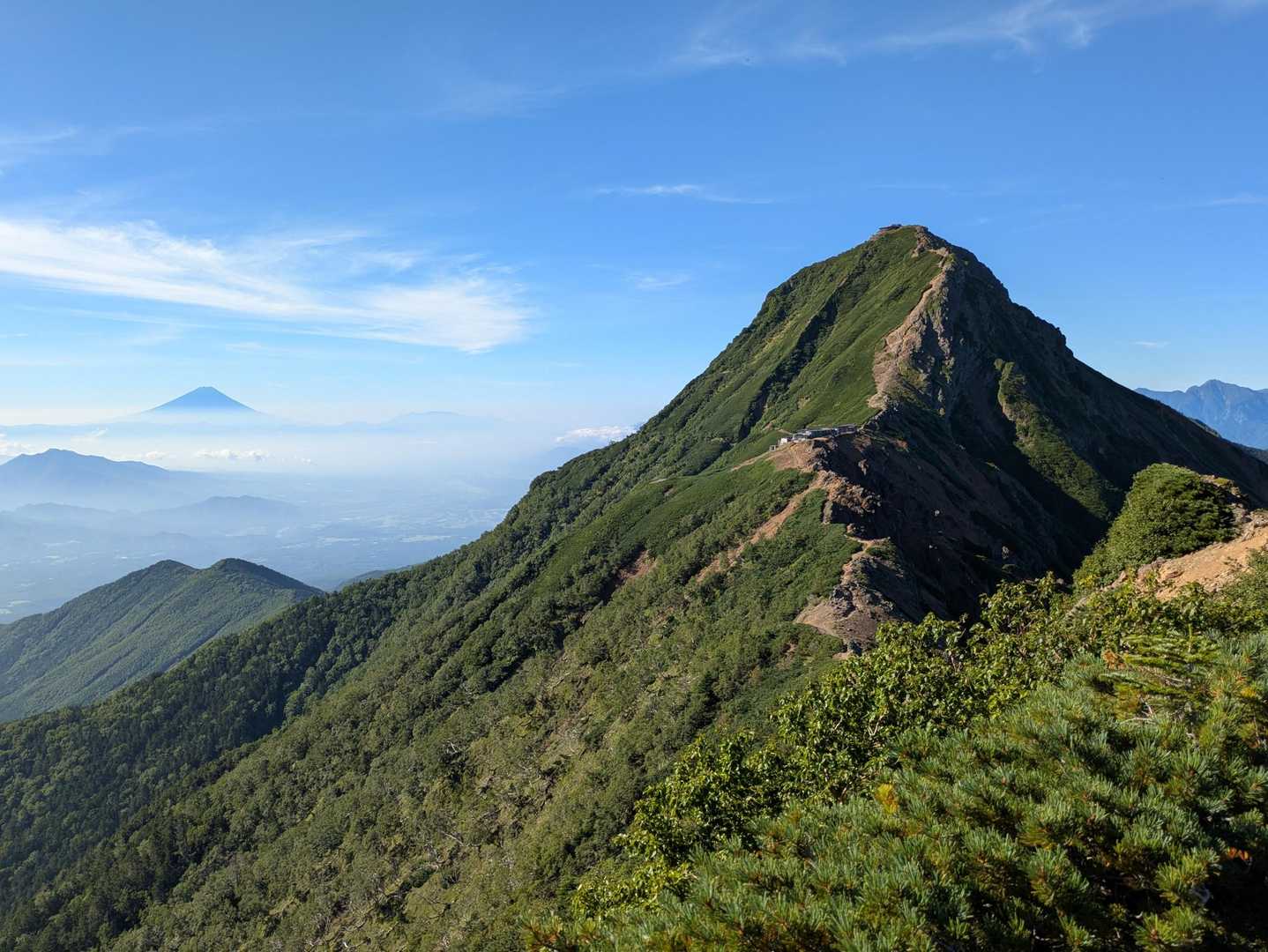 赤岳と富士山
