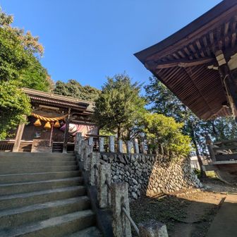 八幡大神社で安全登山を祈念して行きます。