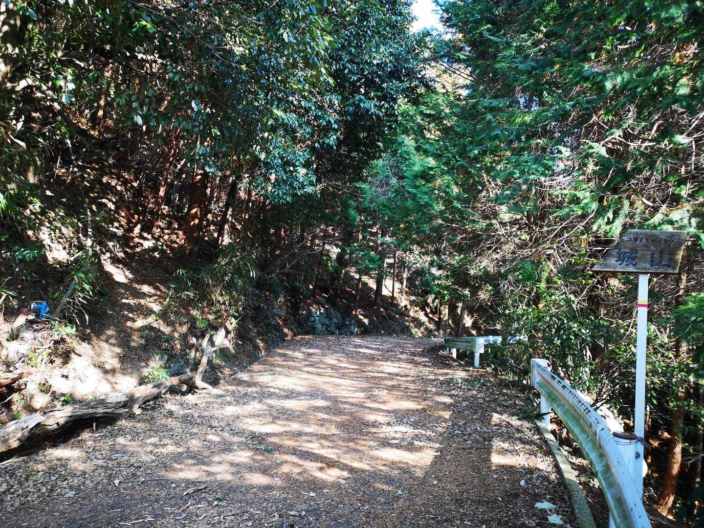 城山登り口-城山 往復コースの写真