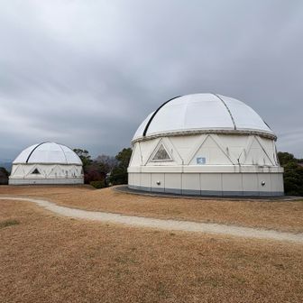 岡本遺跡のドームです。
奴国の遺跡なので保存の力の
入れようがわかります。