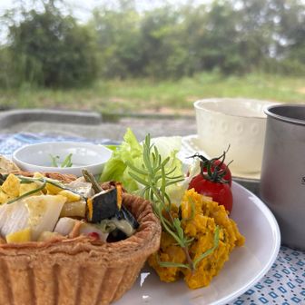 山頂モーニング🍴
高蔵寺Quitosさんのキッシュとスコーン✨
ポタージュと、朝ですがアフタヌーンティー🫖☕️