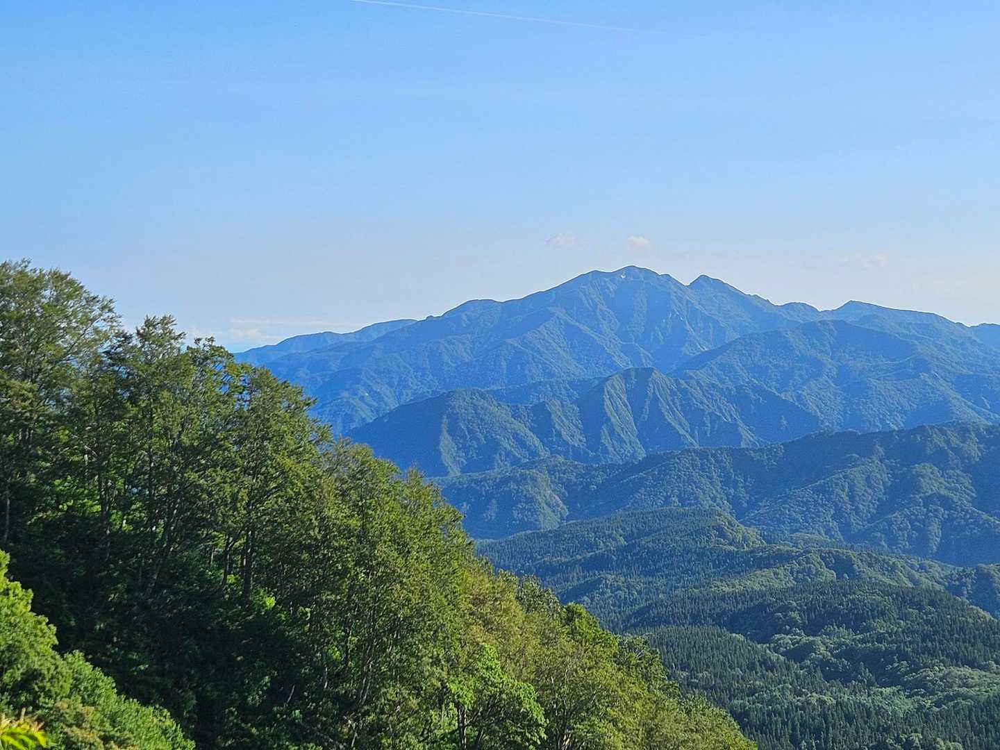 粟ヶ岳と一本岳