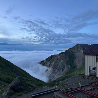 雲海と杓子岳
もしかして遠くに見えるのは？