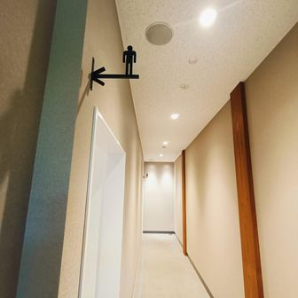 トイレのマークもオシャレ