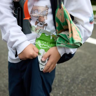 やまチョコ
体温でも溶けないらしい
試しに弟のポケットに入れてスタート