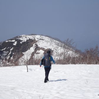 １時間以上のんびりした。
取立山へ戻ります。
