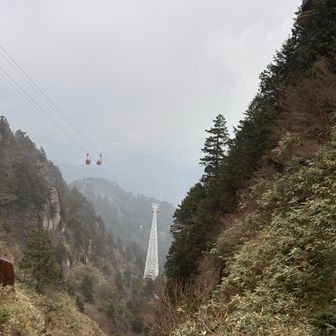 振り返ると
安定の白鉄塔