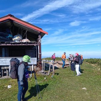 頼母木小屋に戻って、荷物を回収し下山する。