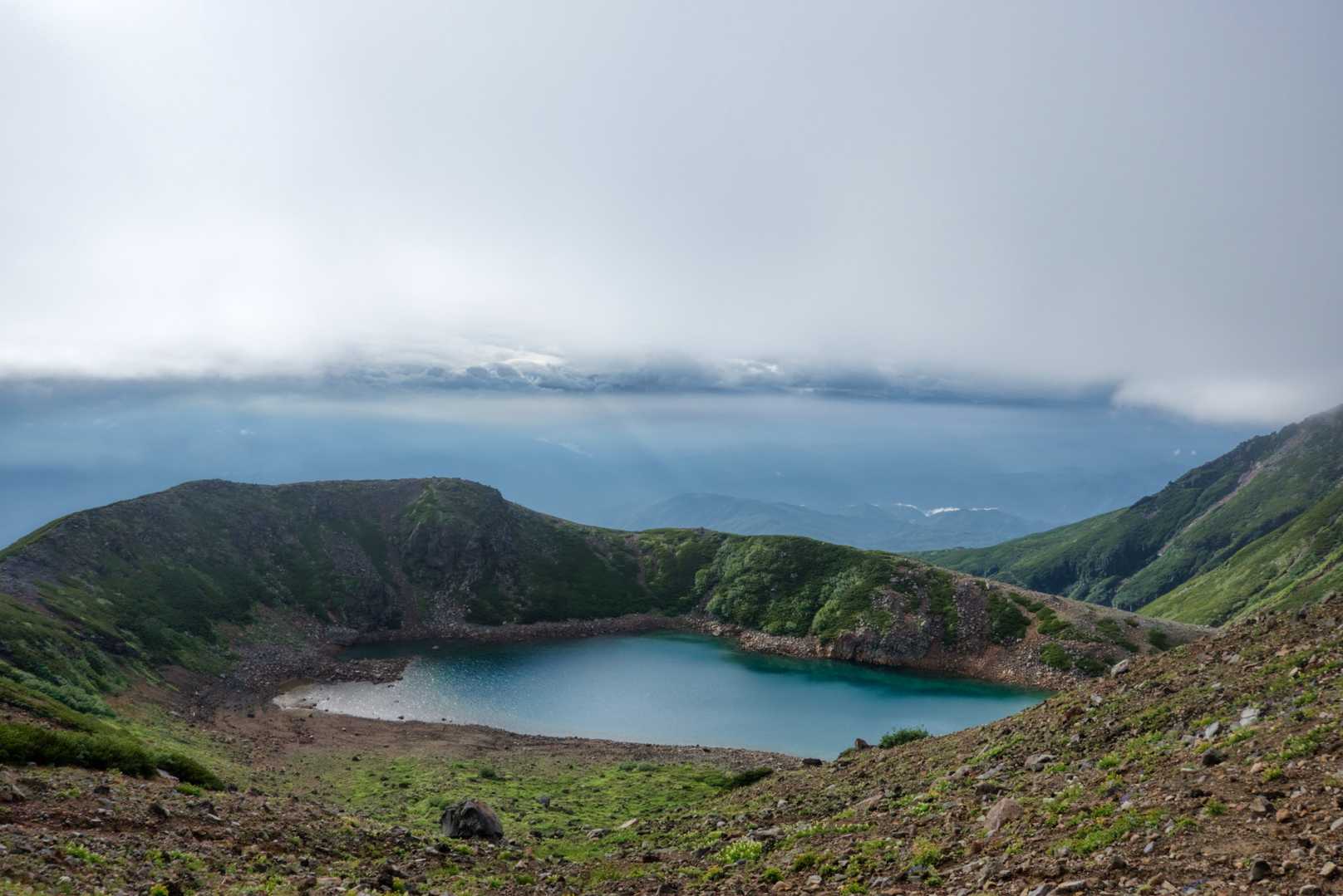 三の池も、この時点では雲が多くて。