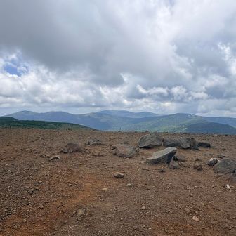 西吾妻山方面は晴れている
魔女の瞳は……ﾄﾞｷﾄﾞｷ……