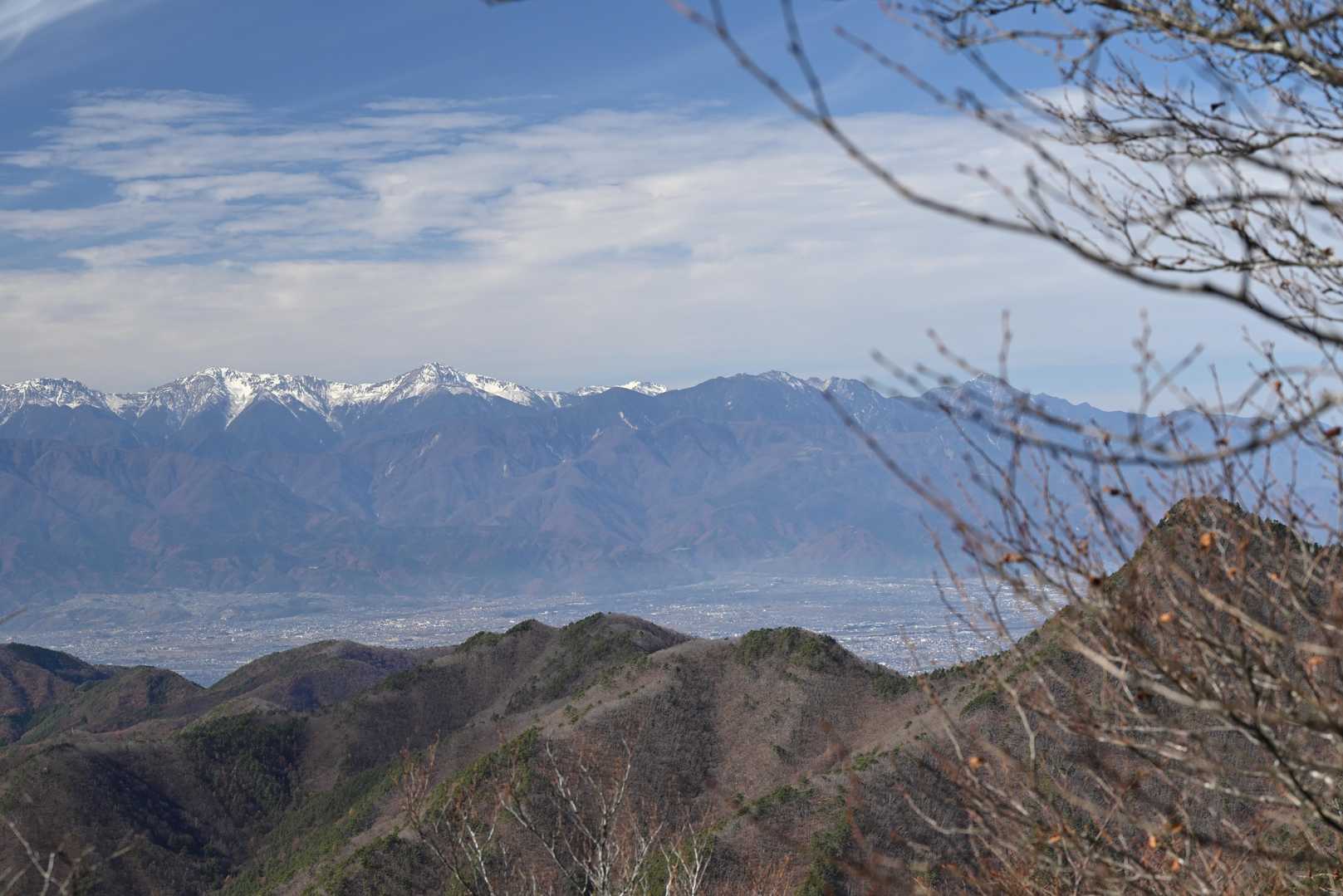 御坂山登山口-御坂峠-カネ山-御坂山-観音平山-旧御坂峠- 縦走コースの写真