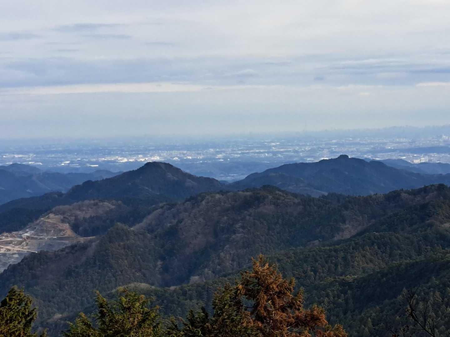 東吾野駅-天覚山-吾野ノ頭-大高山-栃屋ノ頭-六ツ石ノ頭- 縦走コースの写真
