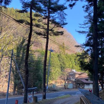 バスの通る道坂隧道に出ました