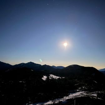 月明かりに照らされた富士も良い👏