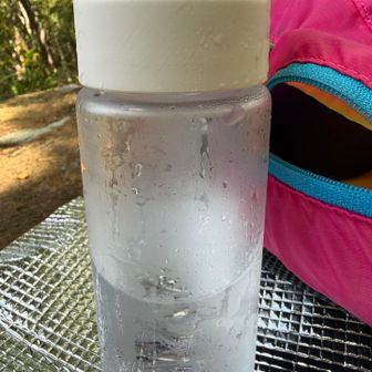 氷🧊入れてきたので冷たい🤣