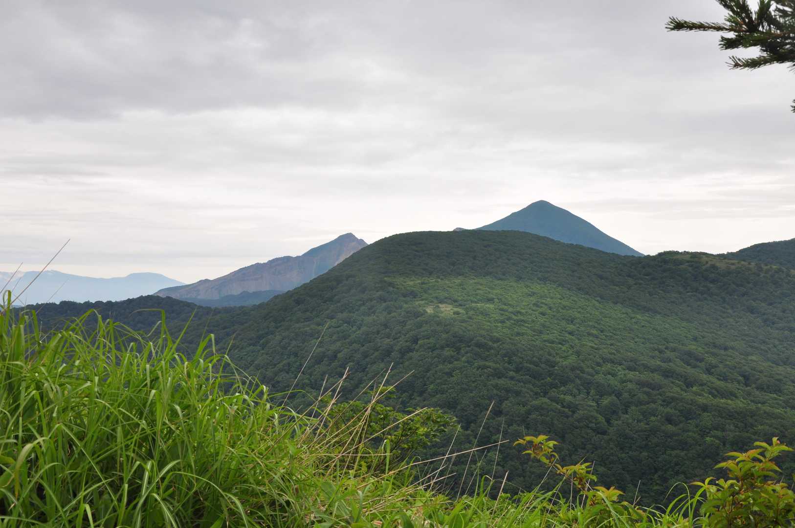 奥に磐梯山
