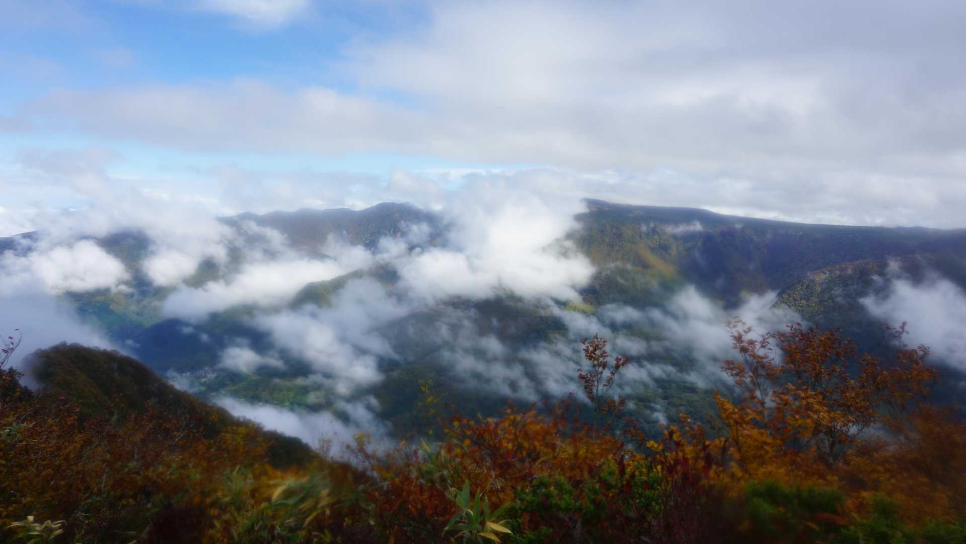 苗場山の雲もとれそうだ！