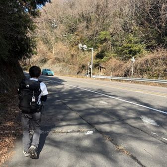 ここ横切るのに、車ビュンビュン来るから大人でも渡るのちょっとビビっちゃったよー