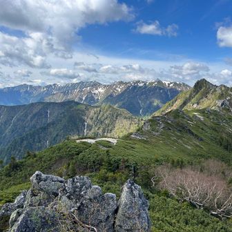 稜線に出た！最高の天気
燕岳方面