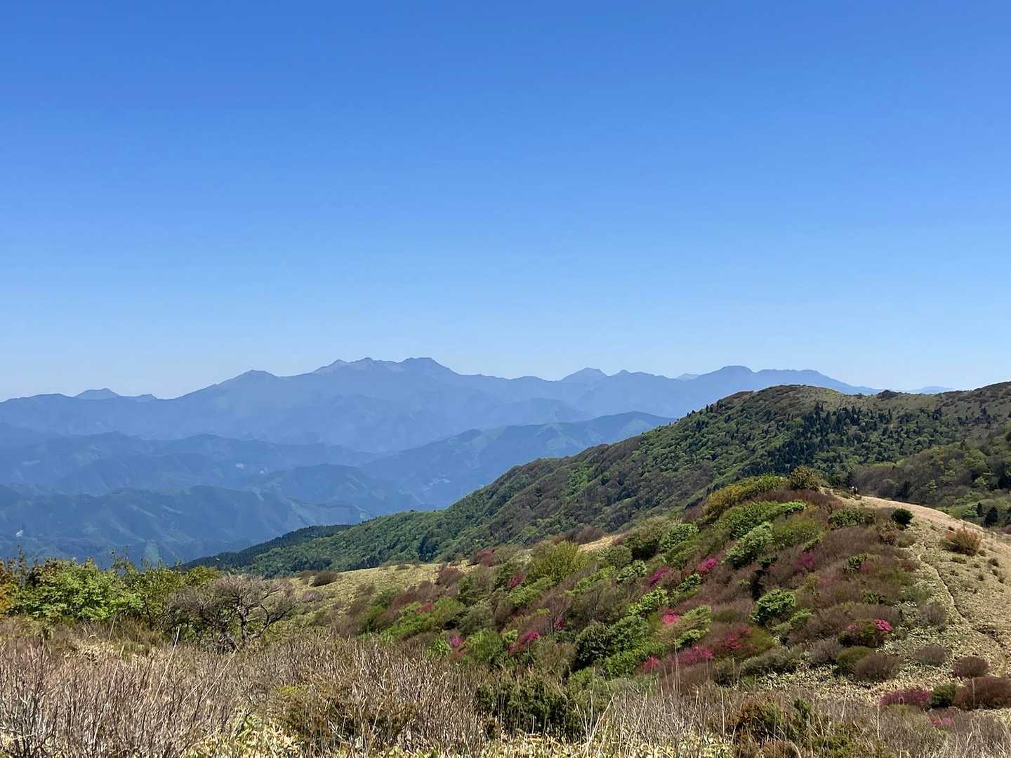 ちょっと登って、また石鎚山系を撮る📷