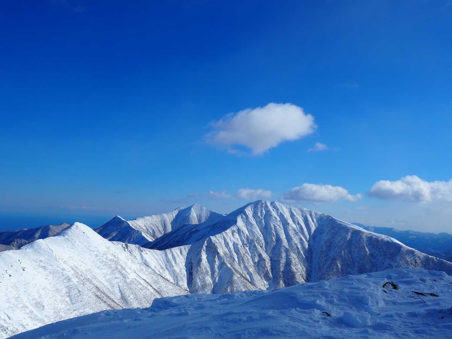 オムシャの山頂だけ風強かったけどあとは穏やかだった