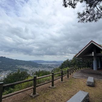五剣山、志度湾、晴れ間がまだあるので、雨はまだ大丈夫かな