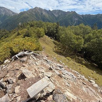 日本百高山、新蛇抜山到着です。