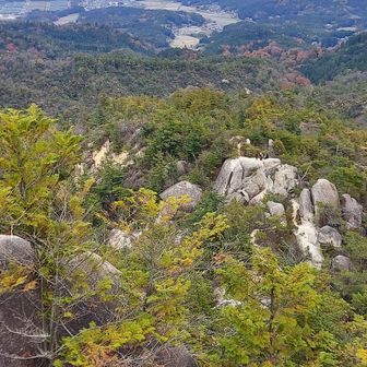 天狗岩👺、登ったどー！　眺望GOOD！
岩々からの近江富士🗻