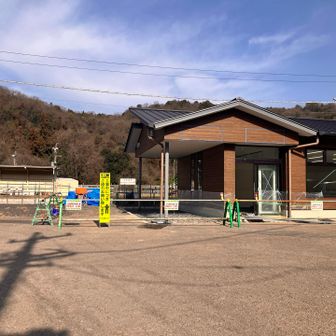 坂祝(さかほぎ)駅。建て替え中のようでした。
ワンマン電車で乗り降りに整理券を使っており、勝手が分からず焦りましたが、交通系ICカードが使えて助かりました。

自宅〜最寄駅の往復も入れて、今日は合計22.5キロくらいでした。