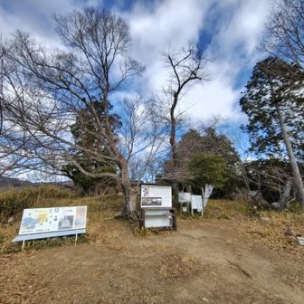 あまり撮ったことがない山頂広場
無人
