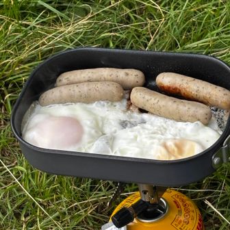 さらには山の定番ウインナーと目玉焼きで満腹満腹🫃