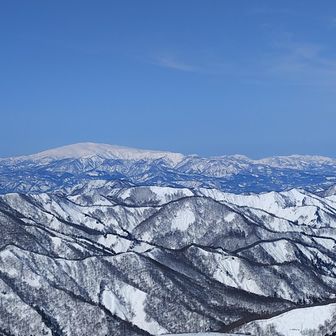 右奥村山葉山！左奥月山！