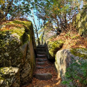 ｢袖すり岩｣ですね😀
此処まで来たらもう一息です😆🎵🎵