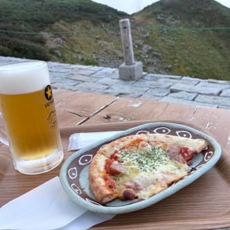 凄いよね、ピザと生ビールまである。しかも美味しい！