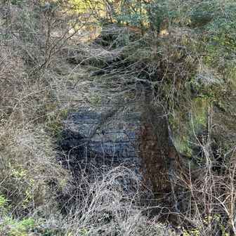 高宕大滝。雨が少ないからかチョロチョロと。