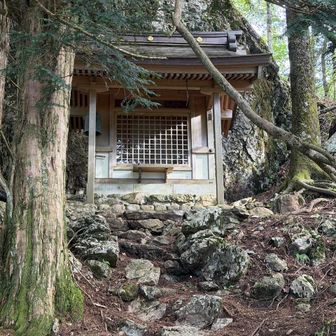 今日も七ツ石神社で無事下山をとお参りを！まだ登ってないけど下山を！です。