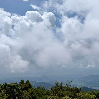 東側…有明海辺りまでは見えてきました😊
対岸の⛰️雲仙普賢岳までは見えません😢