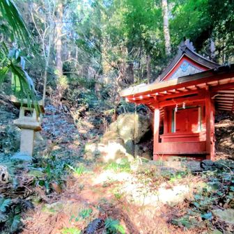 25経塚はちょっと分かりにくい。俳句を一句作らないと入れないと若き和尚。