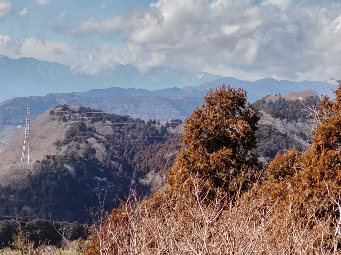 右側の山🏔が明星山🏔