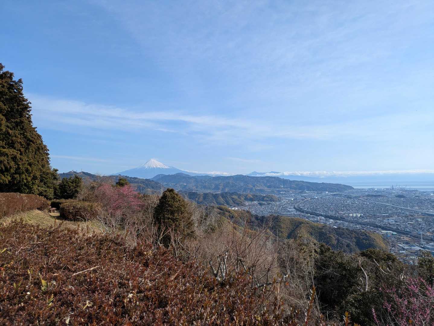 富士山ど〜ん！
ここの展望良いんだよね〜
夜景も綺麗なんです