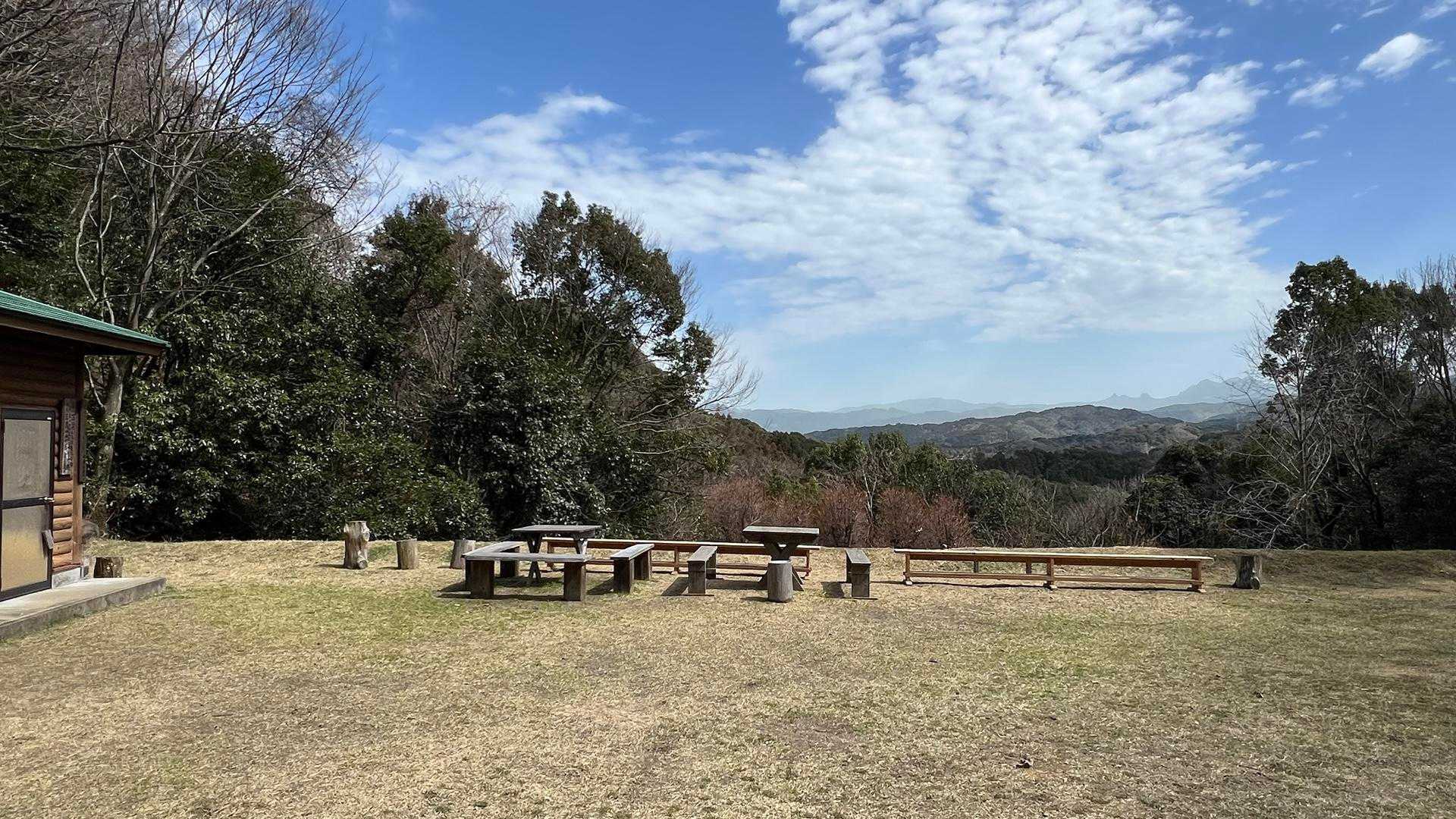 山小屋広場、いいやん♪
この後、道路歩きで戻りまーす🤭