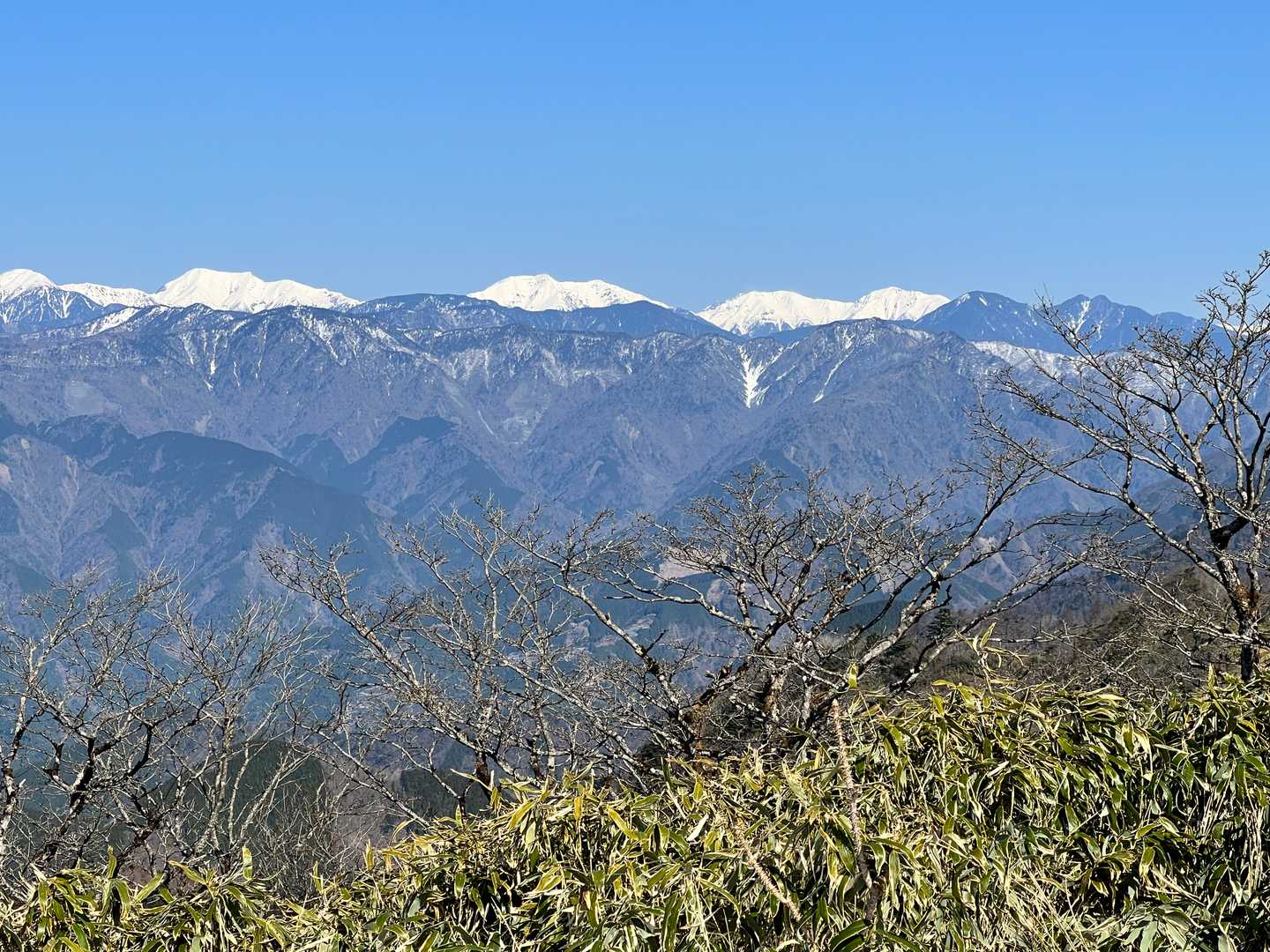 青笹山から悪沢岳・赤石岳・聖岳（zoom-up）