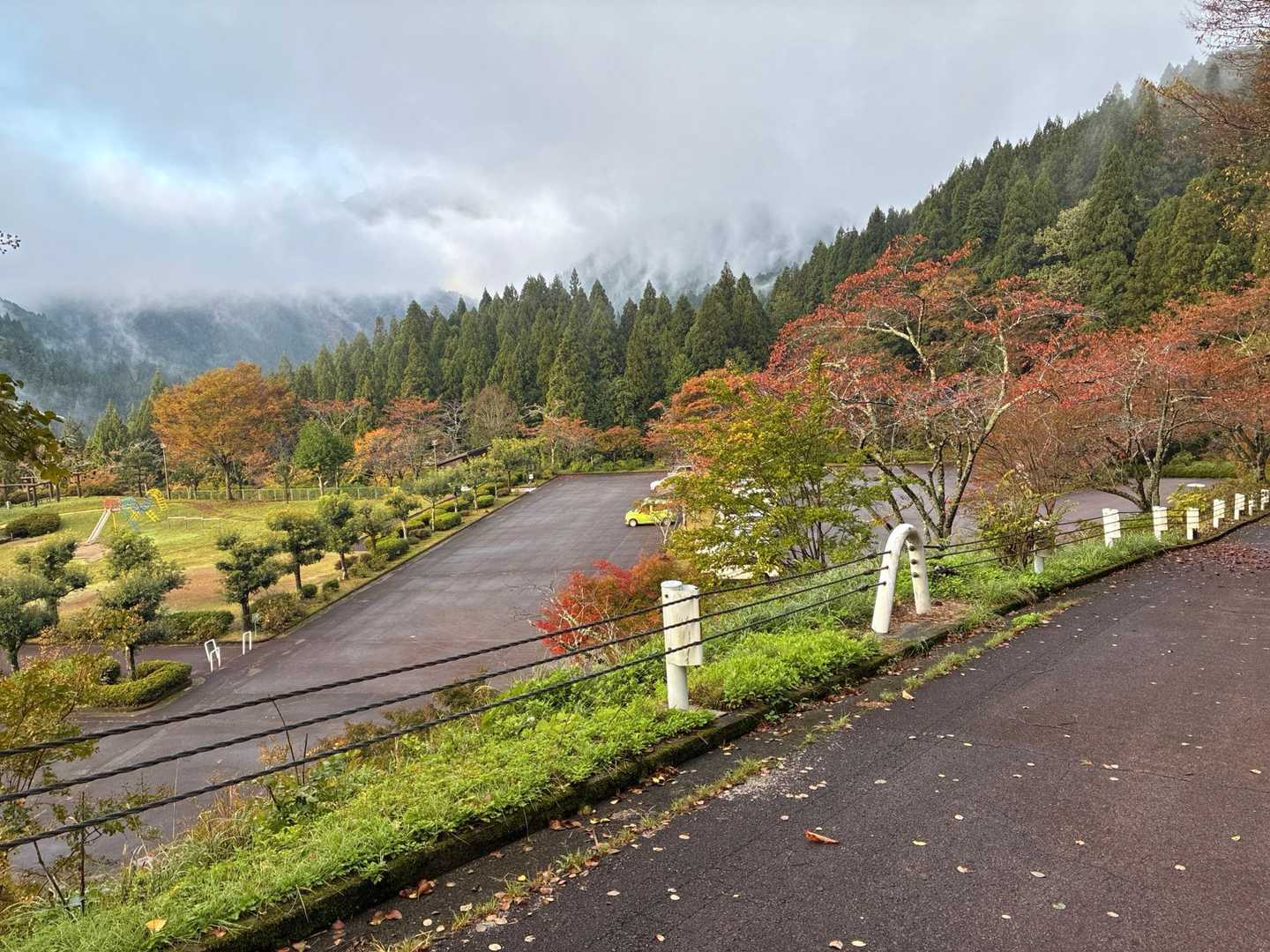 広い駐車場🅿️

下山したら、車🚗🚙がいっぱいでびっくり‼️