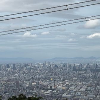 良く見えてます☺️六甲山　　左⬅️が淡路島！