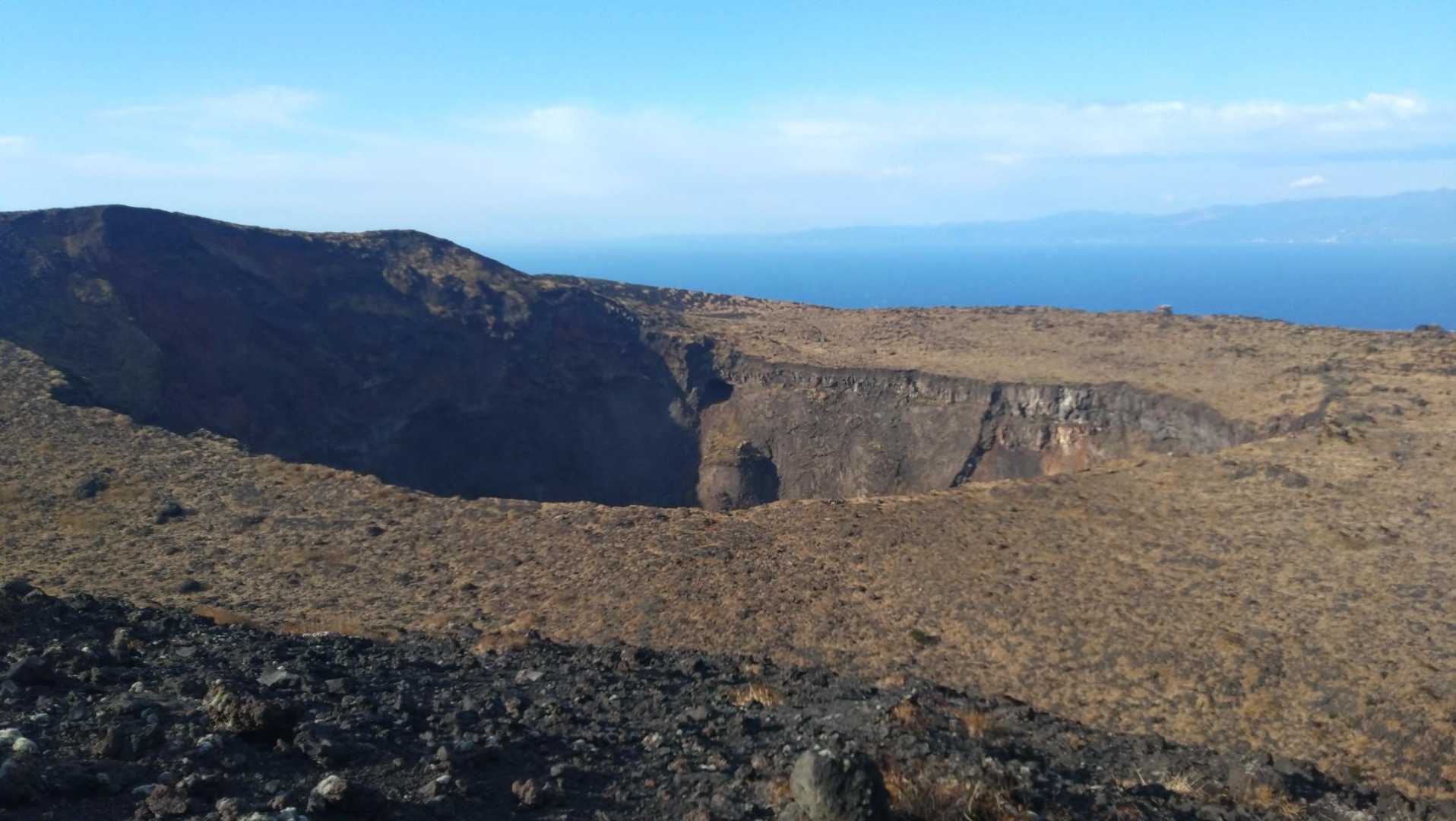温泉コース登山口発着｜三原山お鉢巡りコースの写真