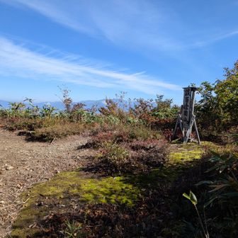 【前山】
ここから〈前山新道〉を下る…