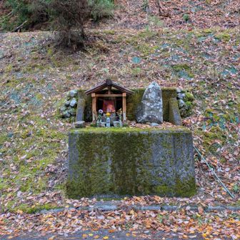 井戸峠の地蔵さま