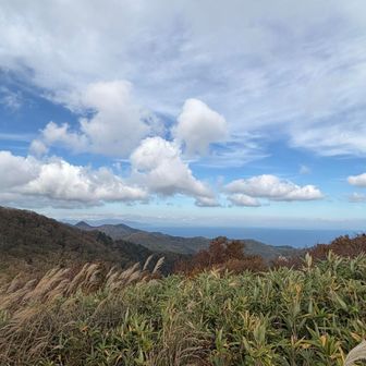 鋸岳山頂から📷
津軽海峡、北海道🤩