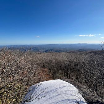 ペラペラ石の隣りの石からの眺め